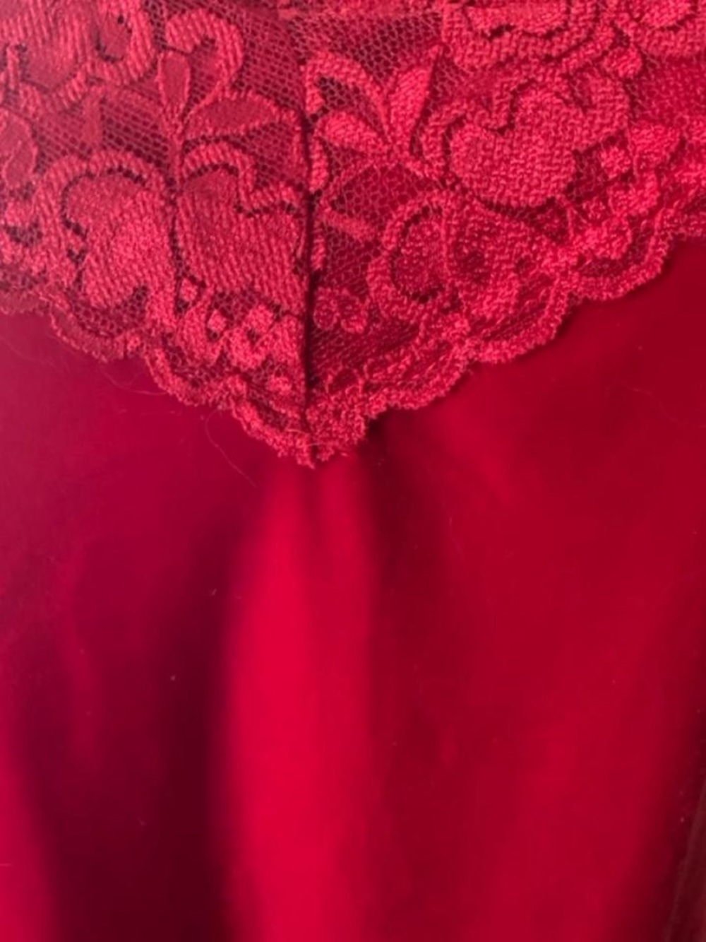 Vintage Y2K Red Lace Trim Cami Top - Women - Picture 2 of 7